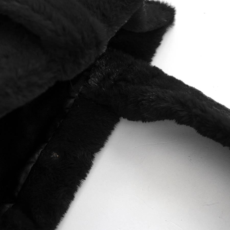 Laura Di Maggio FLUFFY – Maxi shopping in pelliccia ecologica nera Vendita