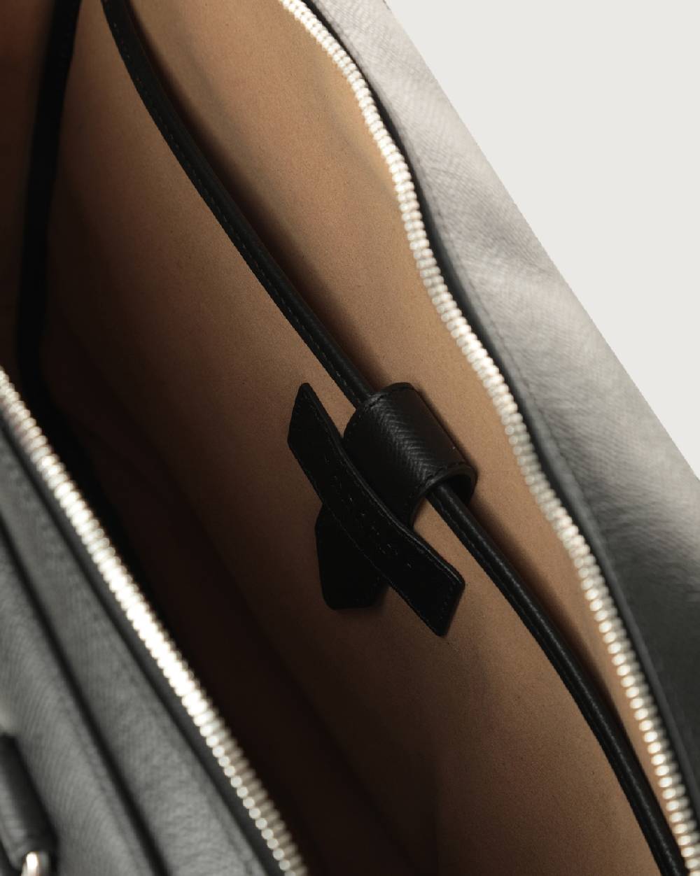 Orciani Borsa a mano Business slim Timeless in pelle palmellata Sconto