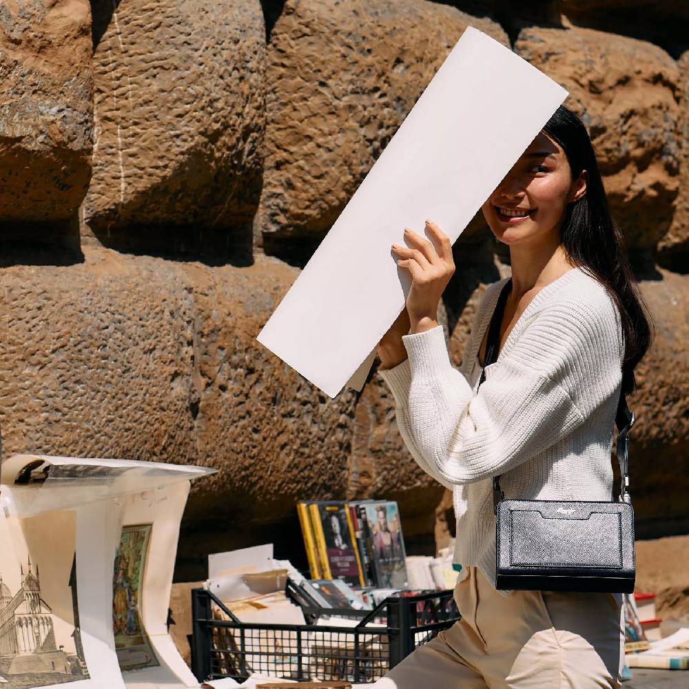 Pineider Odette Crossbody in Mini Franzi Presa