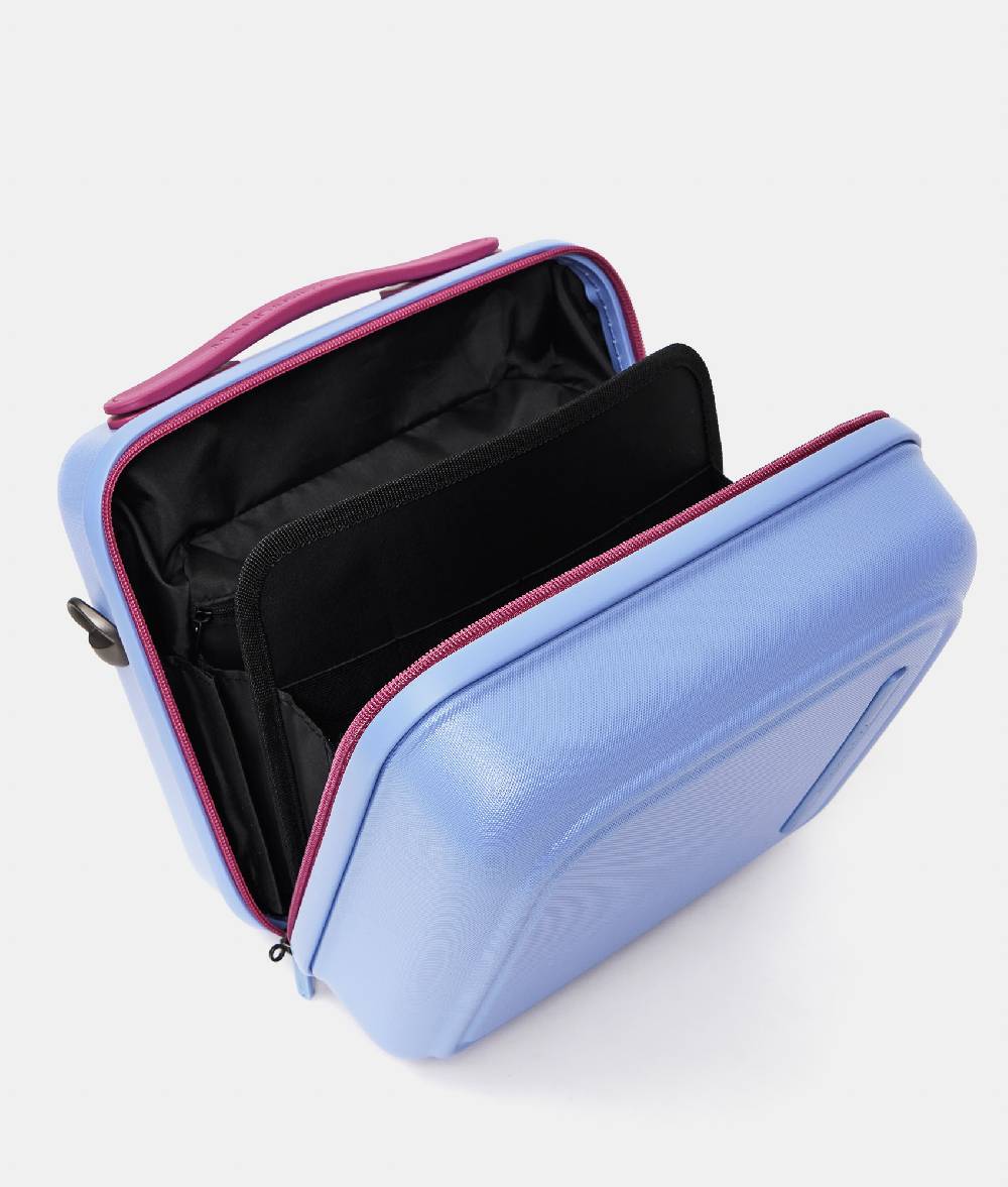 Mandarina Duck LOGODUCK + BEAUTY CASE Mandarina Duck 50% di sconto per tempo limitato