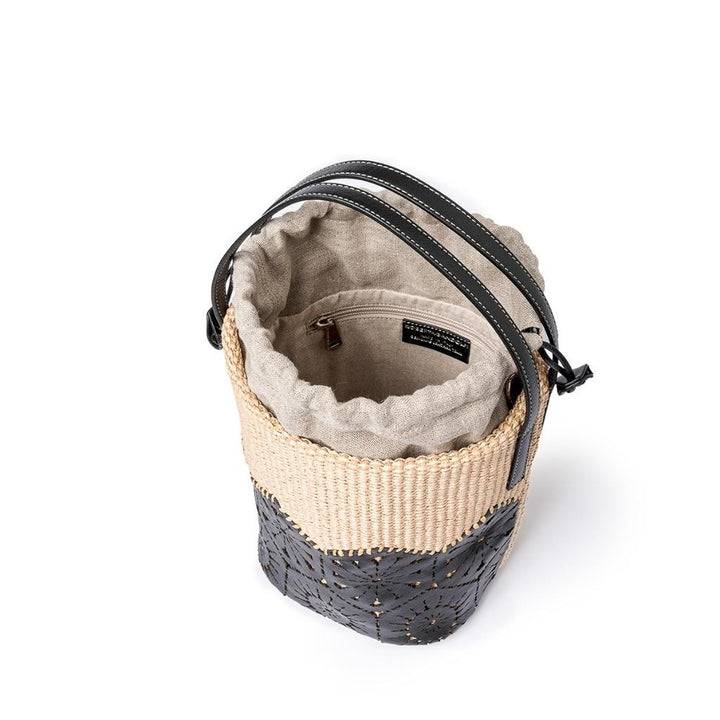 Roberta Gandolfi Giulia Bucket in rafia e pelle il pannello tagliato al laser è interamente cucito a mano con tracolla staccabile Presa