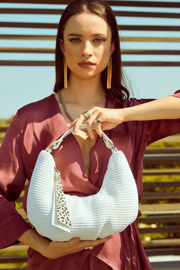 Roberta Gandolfi Beatrice Hobo small in raffia e finiture in pelle con dettaglio animalier e tracolla staccabile Offerta