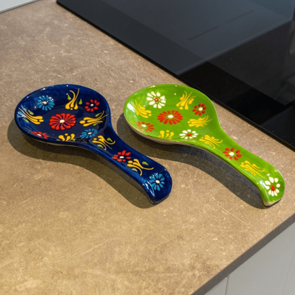 Sbam Design Poggiamestolo in ceramica decorato a mano In Vendita