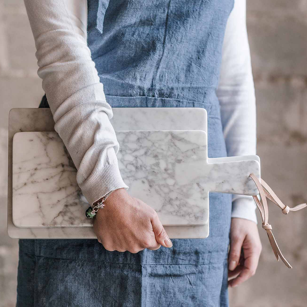 Sbam Design Tagliere in marmo bianco di carrara e cuoio Italy