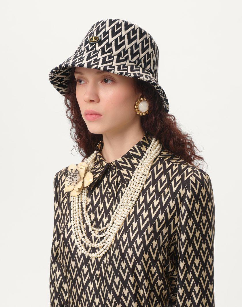 Valentino Handbags Cappello Bucket Toute La V In Lana per Donna in Nero/crema | Valentino IT Grande vendita