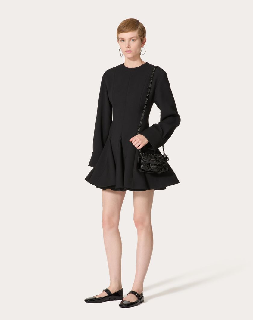 Valentino Handbags Borsa Piccola A Spalla Valentino Garavani Locò Ricamata In Anguilla per Donna in Nero | Valentino IT Fino Al -60%