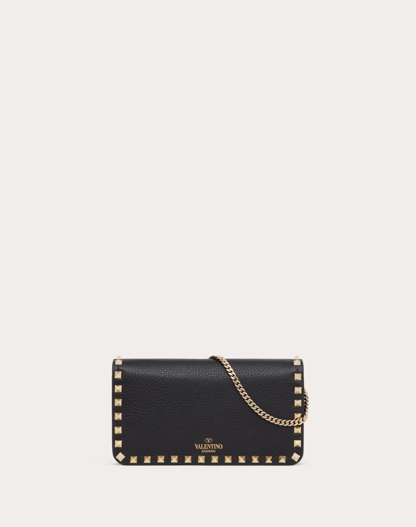 Valentino Handbags Pouch Con Catena Rockstud In Vitello Granato per Donna in Nero | Valentino IT Italia