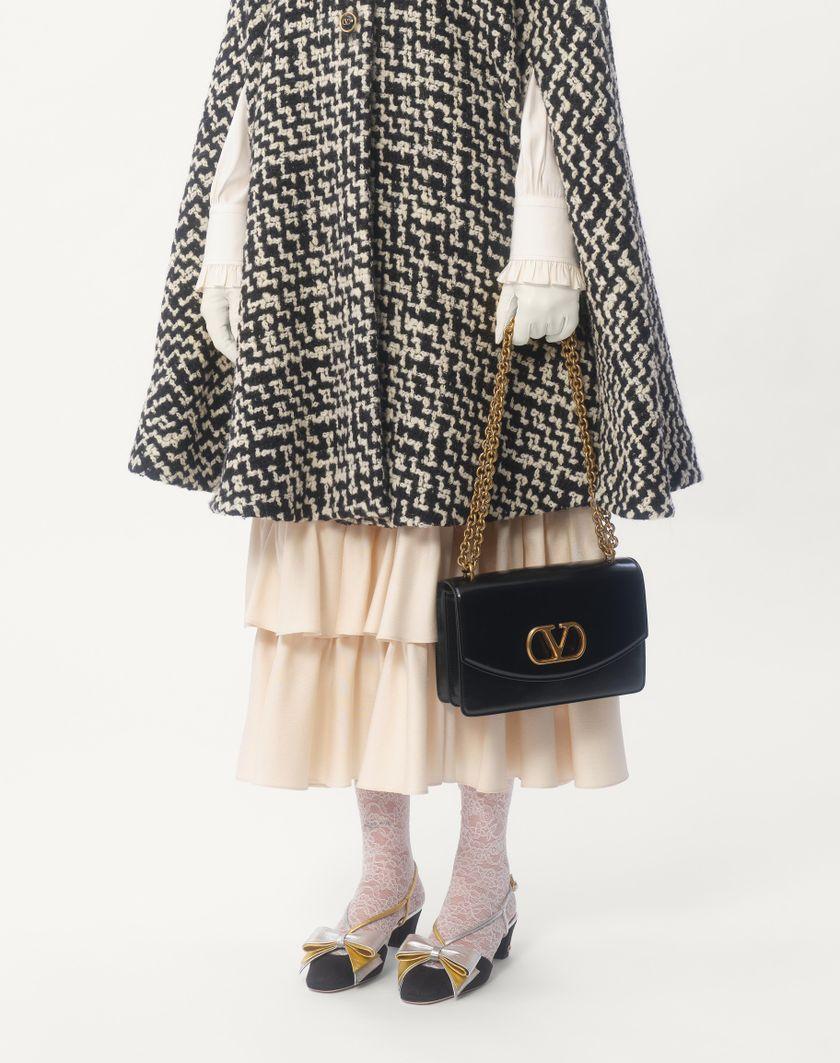 Valentino Handbags Cappa In Geometric Tweed per Donna in Avorio/nero | Valentino IT Promozione