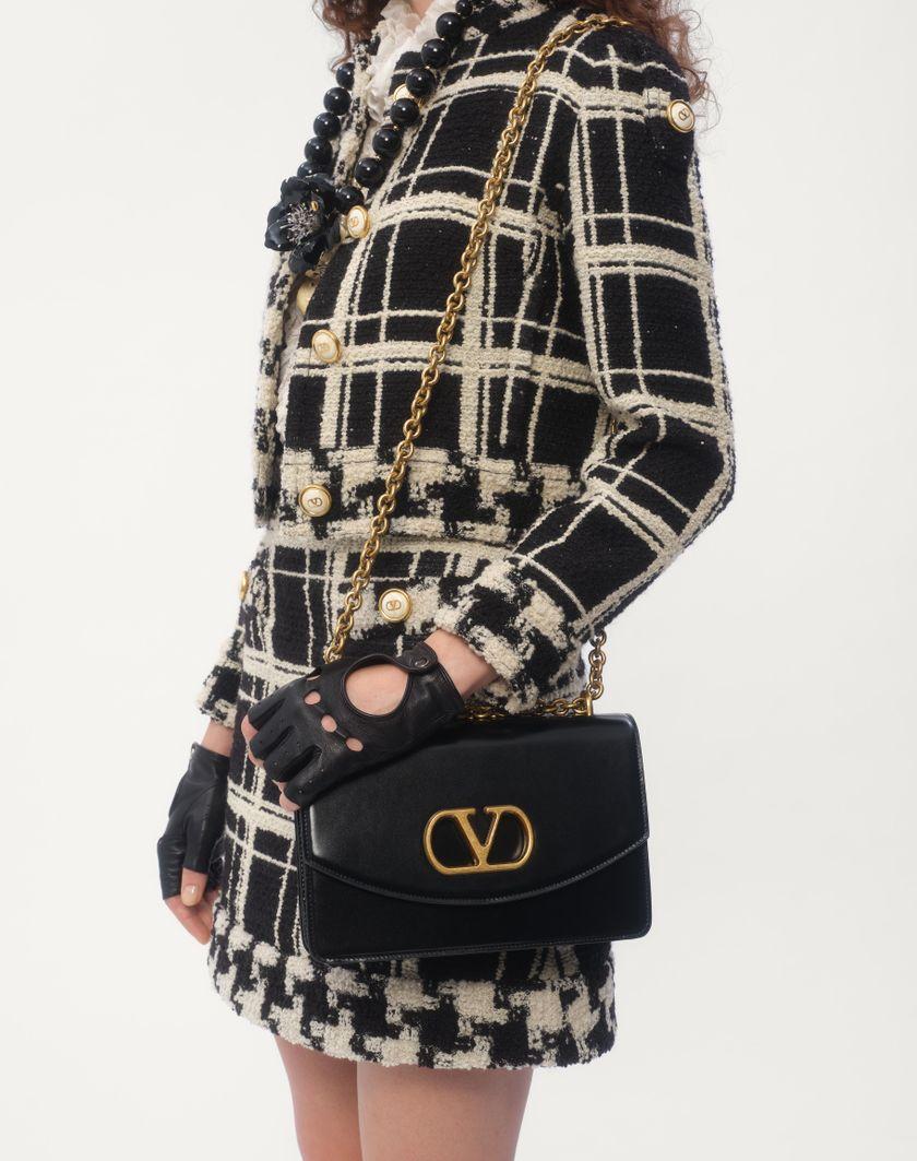Valentino Handbags Caban In Macro Check Tweed per Donna in Nero/avorio | Valentino IT Qualità Garantita