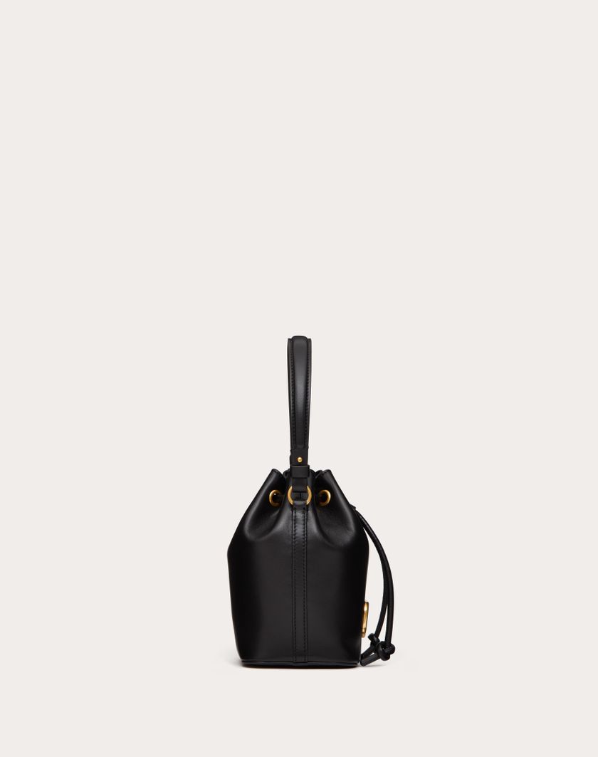 Valentino Handbags Mini Borsa A Secchiello Vlogo Signature In Nappa per Donna in Nero | Valentino IT Qualità Garantita