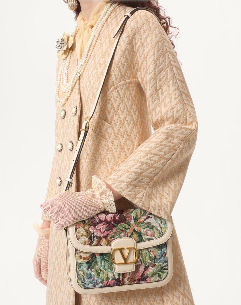 Valentino Handbags Cappotto In Lurex Jacquard Toute La V per Donna in Betulla/oro | Valentino IT Offerte