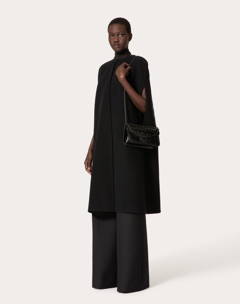 Valentino Handbags Cappa In Fluffy Cachemire Blend per Donna in Nero | Valentino IT I Più Venduti