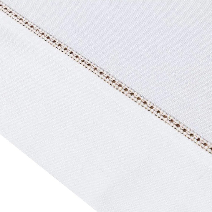 Zenoni & ColombiCentrotavola ricamato a mano in cotone Made in Italy variante Gigliuccio 2025
